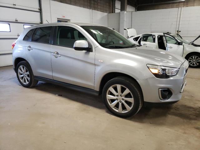 4A4AR3AU6FE019492 - 2015 MITSUBISHI OUTLANDER ES SILVER photo 4