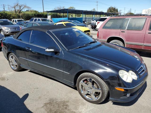 WDBTK72F87F223829 - 2007 MERCEDES-BENZ CLK 550 BLACK photo 4