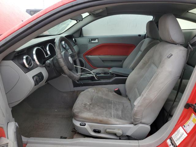 1ZVHT80N185174966 - 2008 FORD MUSTANG RED photo 7