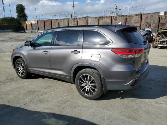 5TDKZRFHXJS531298 - 2018 TOYOTA HIGHLANDER SE GRAY photo 2