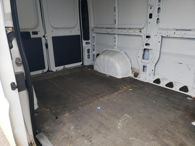 3C6TRVCG3JE157756 - 2018 RAM PROMASTER 2500 HIGH Белый фото 10