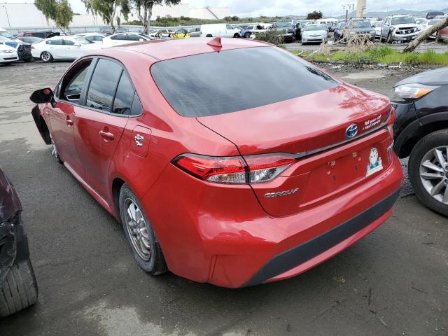 JTDEAMDE7MJ016504 - 2021 TOYOTA COROLLA LE RED photo 2