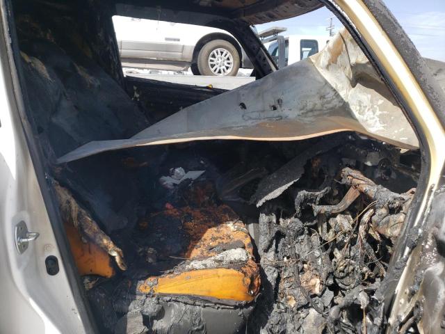 JTLKE50EX81009088 - 2008 TOYOTA SCION XB Weiß Foto 5