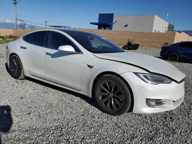 5YJSA1E25LF378925 - 2020 TESLA MODEL S WHITE photo 4