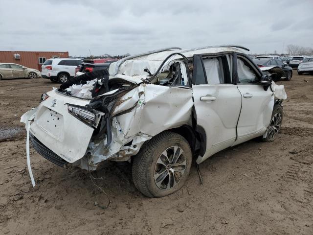 5TDGZRBH8MS134639 - 2021 TOYOTA HIGHLANDER XLE WHITE photo 3