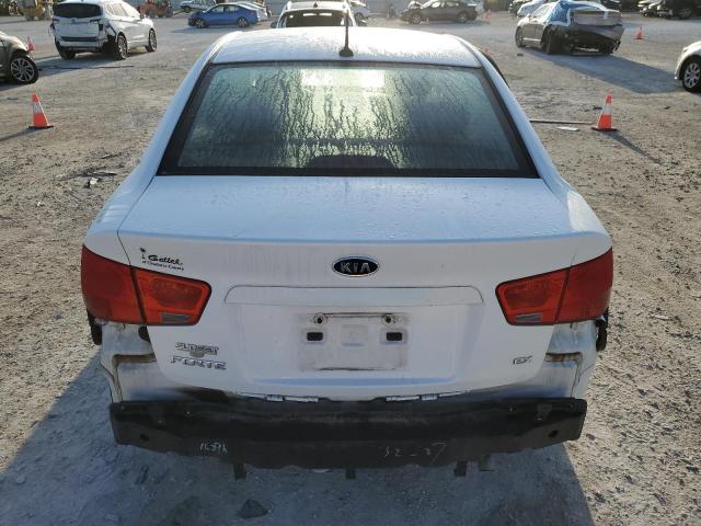 KNAFU4A21D5725988 - 2013 KIA FORTE EX WHITE photo 6