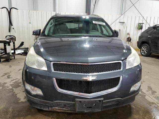 1GNKVGED4BJ228666 - 2011 CHEVROLET TRAVERSE LT GRAY photo 5