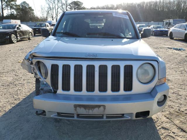 1J4NF2GB1AD521904 - 2010 JEEP PATRIOT SPORT SILVER photo 5