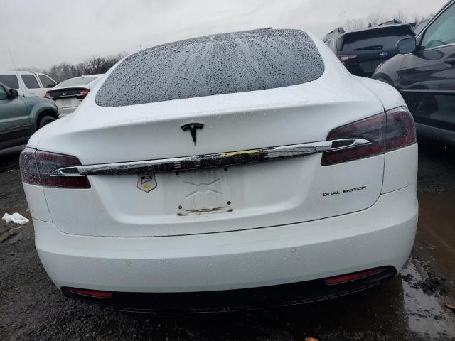 5YJSA1E21LF398668 - 2020 TESLA MODEL S თეთრი ფოტო 6