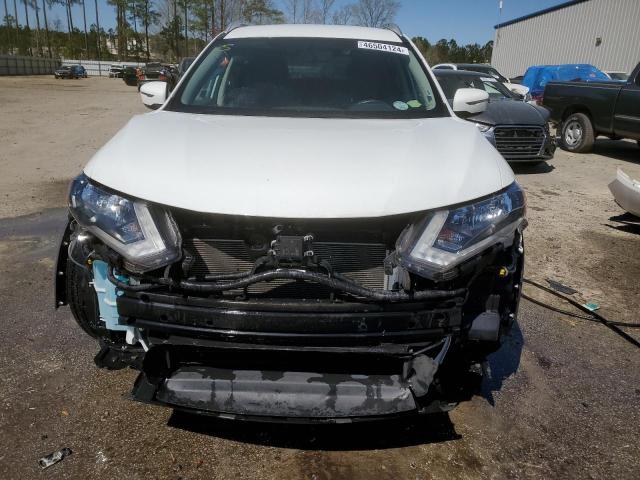 KNMAT2MT8JP523237 - 2018 NISSAN ROGUE S WHITE photo 5