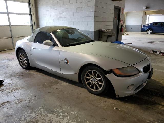 4USBT33463LR63840 - 2003 BMW Z4 2.5 SILVER photo 4