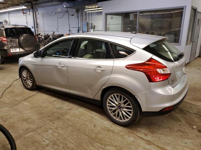 1FAHP3M27CL344722 - 2012 FORD FOCUS SEL SILVER photo 2