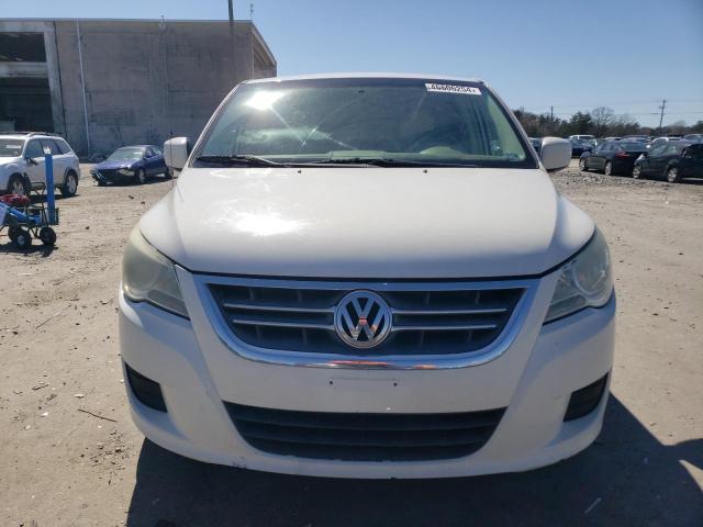 2V4RW3D17AR272777 - 2010 VOLKSWAGEN ROUTAN SE WHITE photo 5