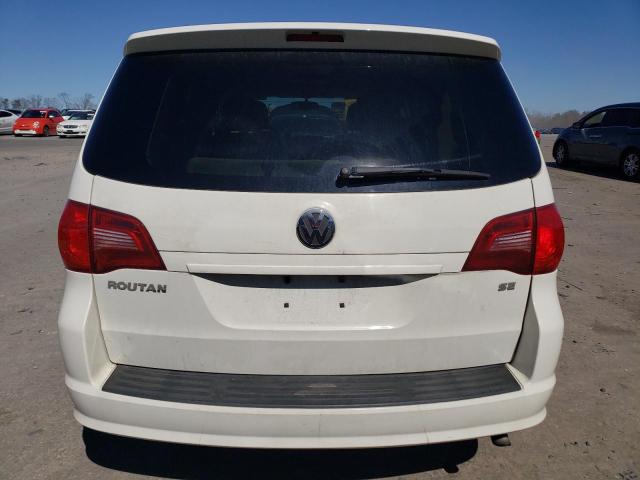 2V4RW3D17AR272777 - 2010 VOLKSWAGEN ROUTAN SE WHITE photo 6