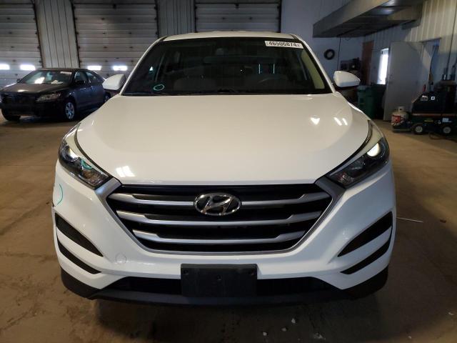 KM8J23A4XHU320623 - 2017 HYUNDAI TUCSON SE WHITE photo 5