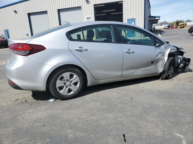 3KPFK4A79JE220947 - 2018 KIA FORTE LX SILVER photo 3