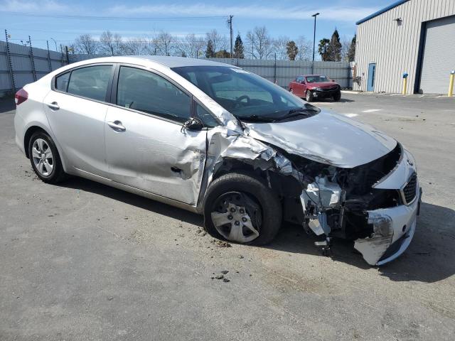 3KPFK4A79JE220947 - 2018 KIA FORTE LX SILVER photo 4