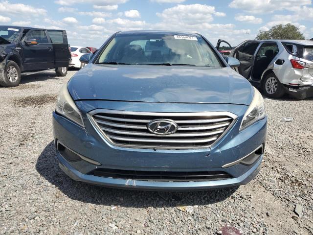 5NPE24AF2GH297666 - 2016 HYUNDAI SONATA SE BLUE photo 5