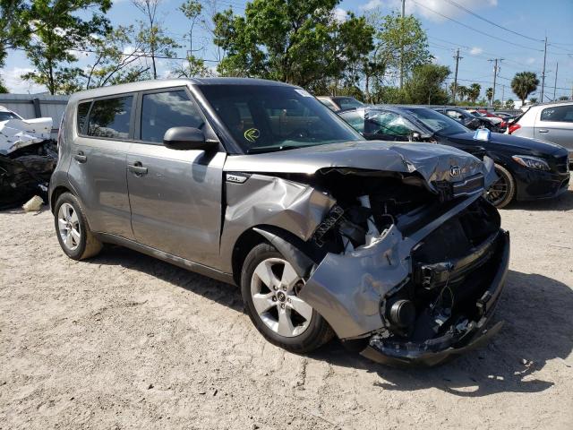 KNDJN2A28H7445073 - 2017 KIA SOUL GRAY photo 4