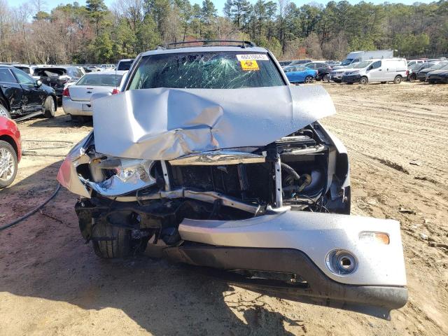 5GADT13S842167259 - 2004 BUICK RAINIER CXL SILVER photo 5