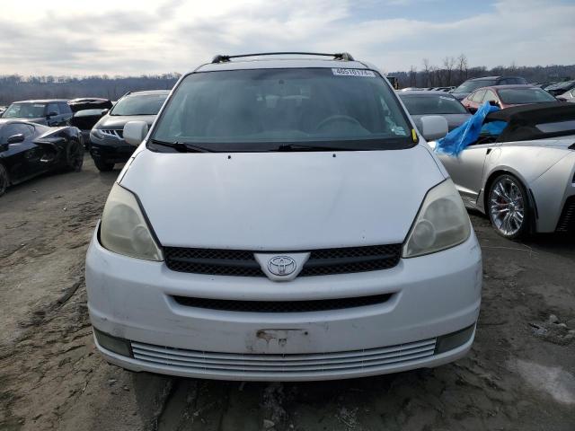 5TDZA22C55S257568 - 2005 TOYOTA SIENNA XLE WHITE photo 5