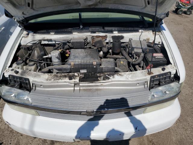 1GNDM19X03B145597 - 2003 CHEVROLET ASTRO WHITE photo 11