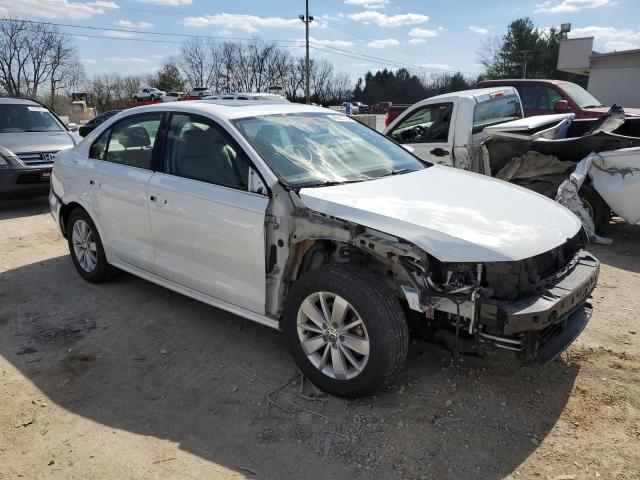 3VWD17AJ5FM247838 - 2015 VOLKSWAGEN JETTA SE WHITE photo 4