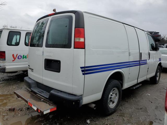 1GCZGTCG3B1190564 - 2011 CHEVROLET EXPRESS G3 WHITE photo 3