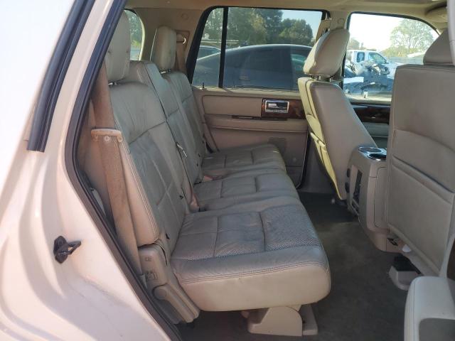 5LMJJ2J59BEJ06677 - 2011 LINCOLN NAVIGATOR WHITE photo 11