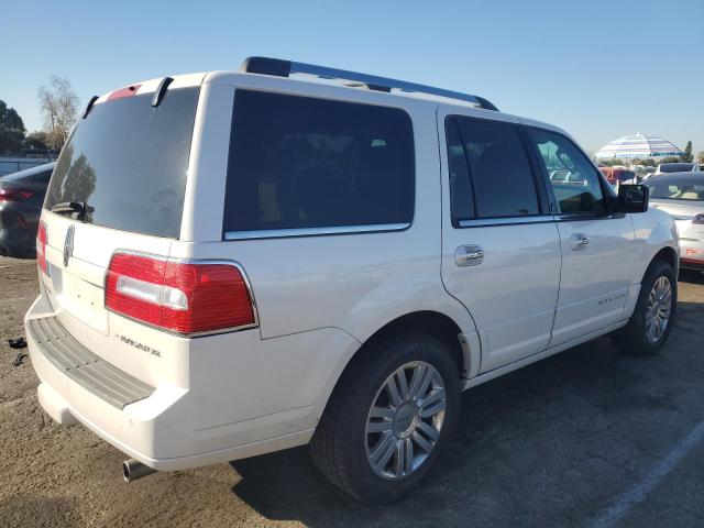 5LMJJ2J59BEJ06677 - 2011 LINCOLN NAVIGATOR WHITE photo 3