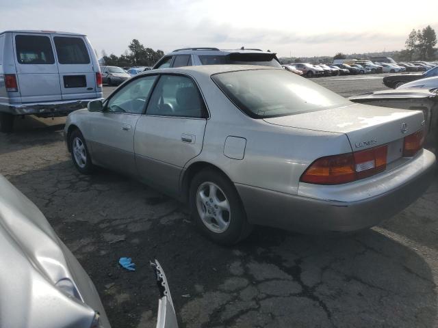 JT8BF28G7X5072992 - 1999 LEXUS ES 300 SILVER photo 2