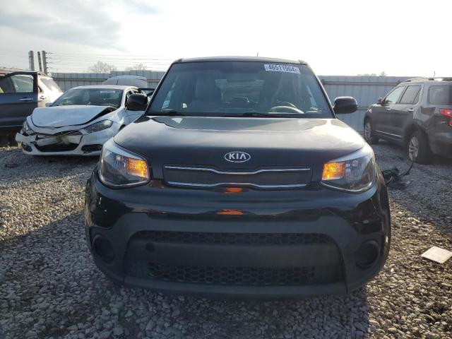 KNDJN2A25H7412127 - 2017 KIA SOUL BLACK photo 5