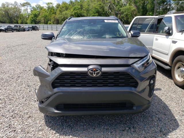 2T3C1RFV1NC187514 - 2022 TOYOTA RAV4 XLE PREMIUM GRAY photo 5