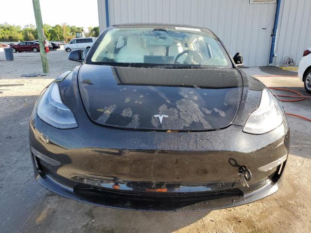 5YJ3E1EB8NF318116 - 2022 TESLA MODEL 3 BLACK photo 5