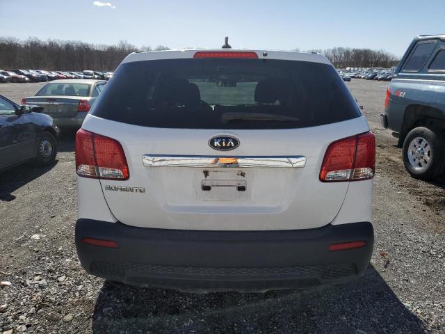 5XYKTCA17BG031736 - 2011 KIA SORENTO BASE WHITE photo 6