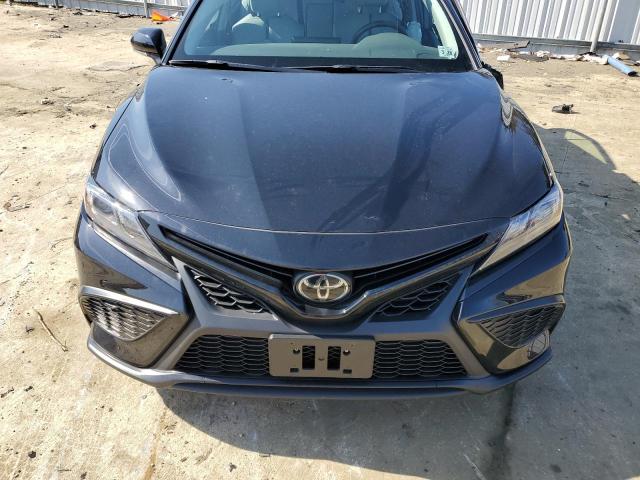 4T1G11BK5PU092110 - 2023 TOYOTA CAMRY SE NIGHT SHADE BLACK photo 11