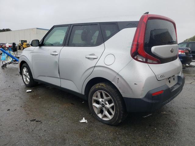 KNDJ23AU6M7747018 - 2021 KIA SOUL LX SILVER photo 2