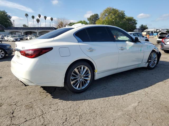 JN1EV7APXJM361051 - 2018 INFINITI Q50 LUXE WHITE photo 3