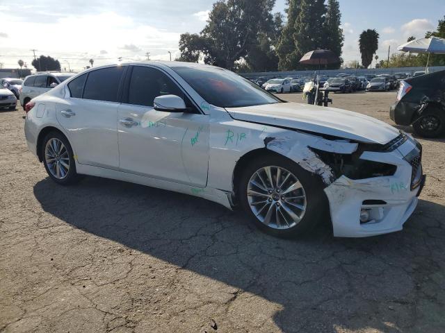 JN1EV7APXJM361051 - 2018 INFINITI Q50 LUXE WHITE photo 4