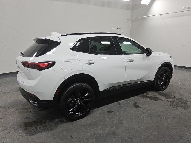 LRBFZPE4XRD074390 - 2024 BUICK ENVISION ESSENCE Սպիտակ լուսանկար 3