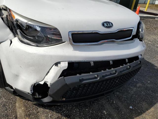 KNDJN2A29F7225356 - 2015 KIA SOUL WHITE photo 11