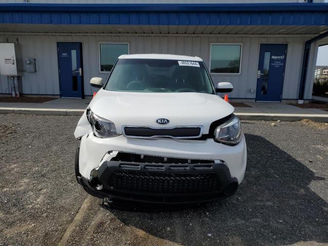 KNDJN2A29F7225356 - 2015 KIA SOUL WHITE photo 5