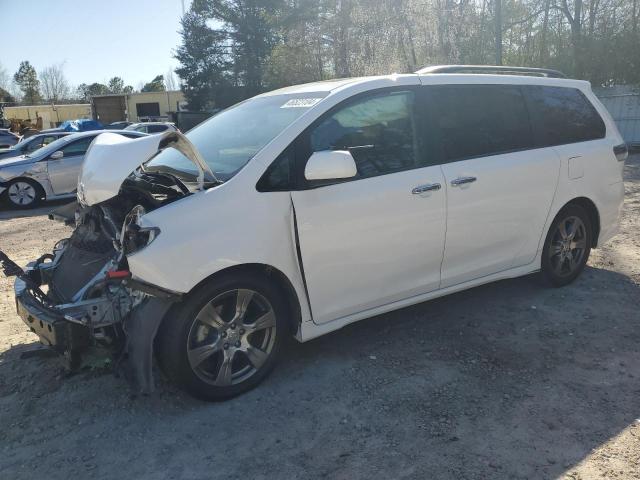 2017 TOYOTA SIENNA SE, 