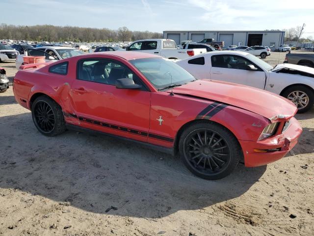 1ZVHT80N765106779 - 2006 FORD MUSTANG RED photo 4