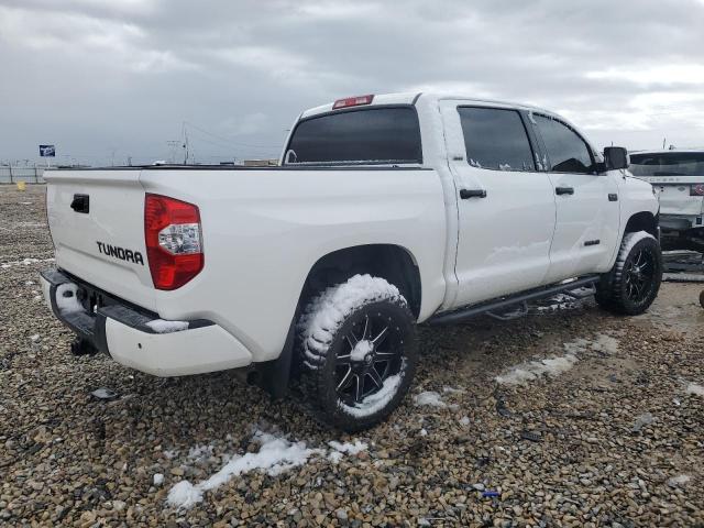 5TFDY5F14JX776065 - 2018 TOYOTA TUNDRA CREWMAX SR5 WHITE photo 3