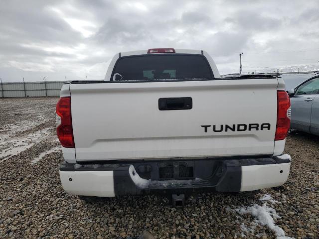 5TFDY5F14JX776065 - 2018 TOYOTA TUNDRA CREWMAX SR5 WHITE photo 6