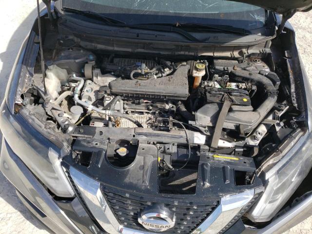 KNMAT2MT7HP526625 - 2017 NISSAN ROGUE S GRAY photo 12