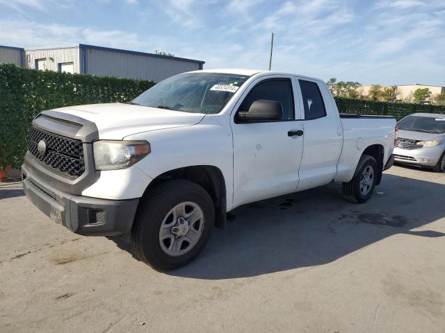 5TFRM5F10JX127431 - 2018 TOYOTA TUNDRA DOUBLE CAB SR/SR5 WHITE photo 1