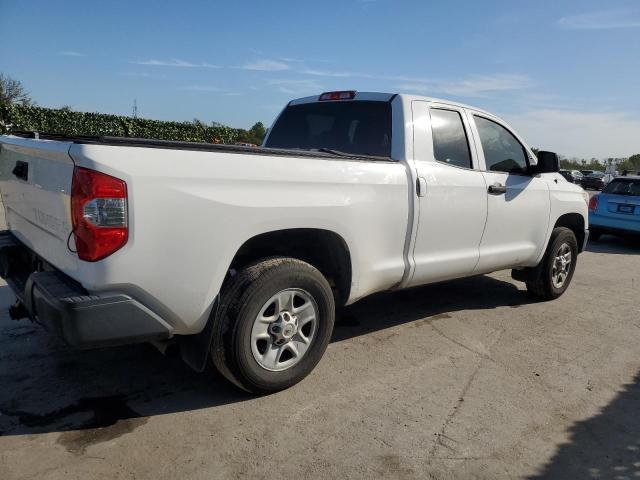 5TFRM5F10JX127431 - 2018 TOYOTA TUNDRA DOUBLE CAB SR/SR5 WHITE photo 3