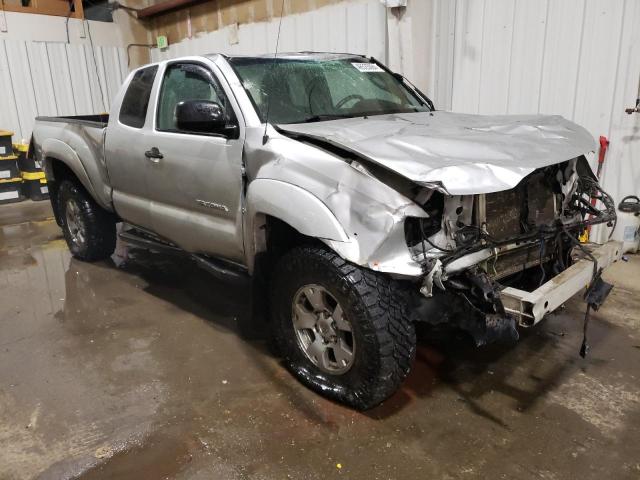 5TEUX42N98Z565792 - 2008 TOYOTA TACOMA ACCESS CAB SILVER photo 4